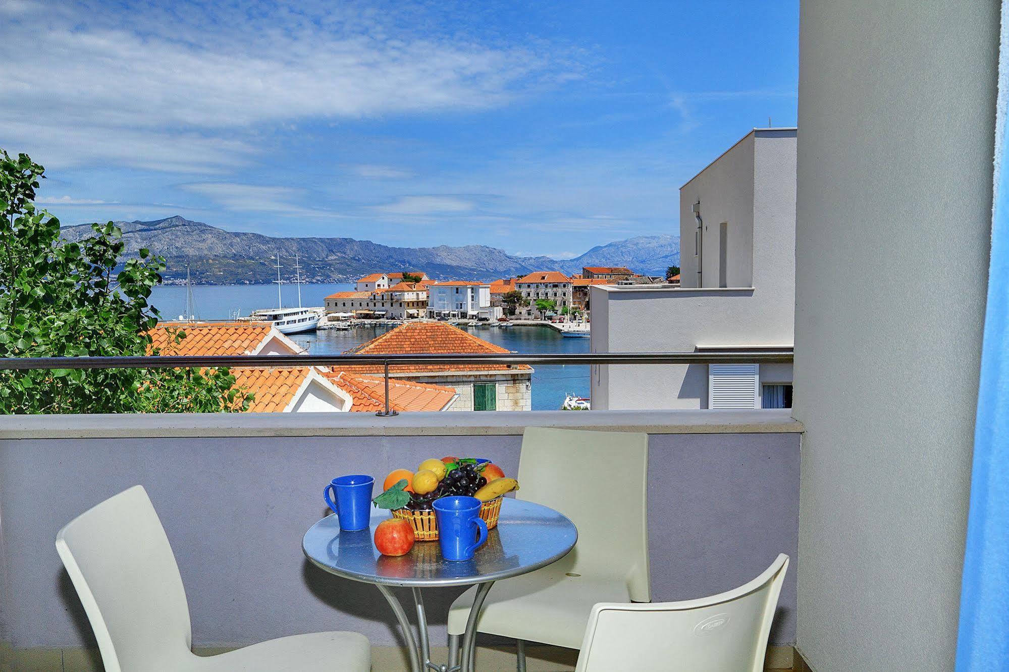 Apartmani Marija Postira Exterior photo
